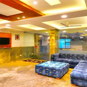 the-glaxy-near-igi-delhi-airport.hotelsdelhi.org/
